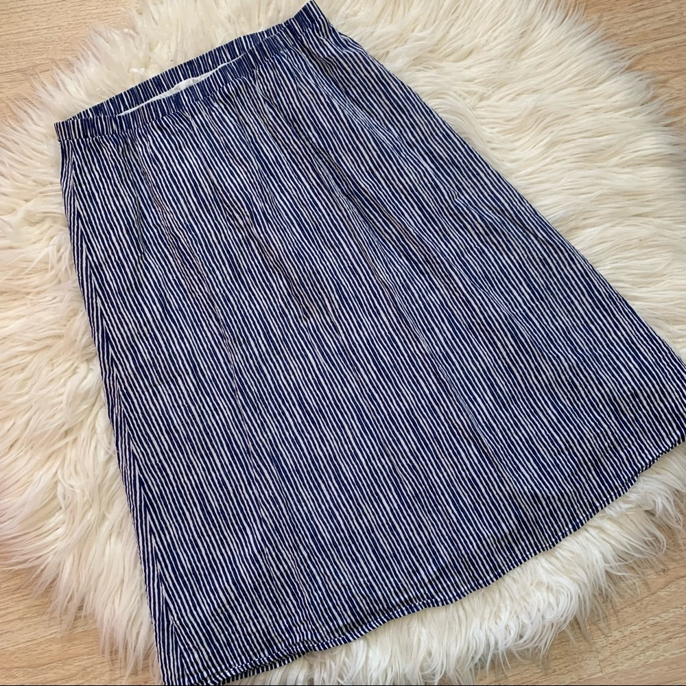 Old navy vertical stripe seersucker midi skirt